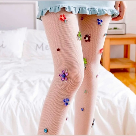 TIGHTS WITH COLORFUL RHINESTONE BROOCH EMBELLISHMENTS - Picture 4 of 9